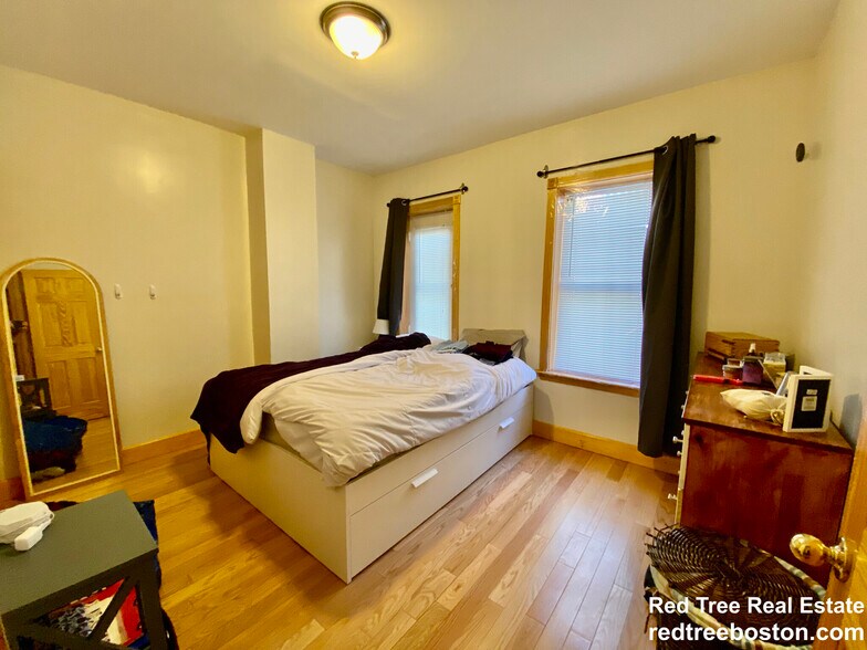 Building Photo - 11 Tabor Pl