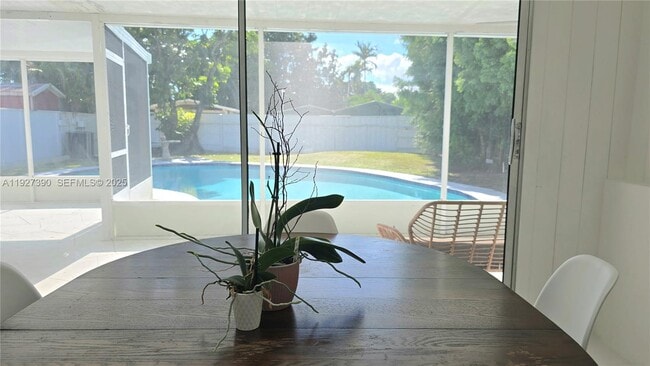 Building Photo - 6550 SW 26th St