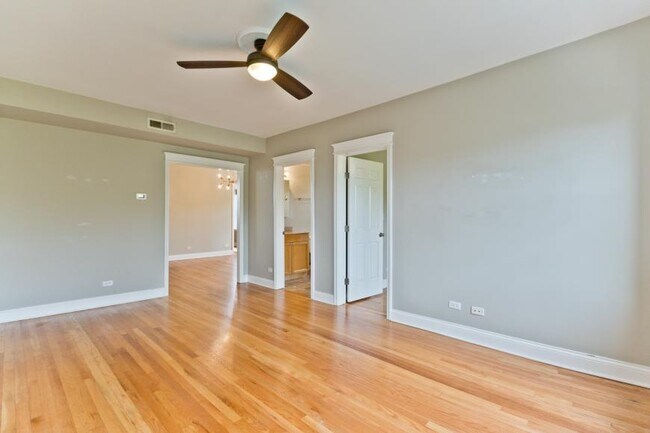 Building Photo - 2 bedroom in Chicago IL 60618