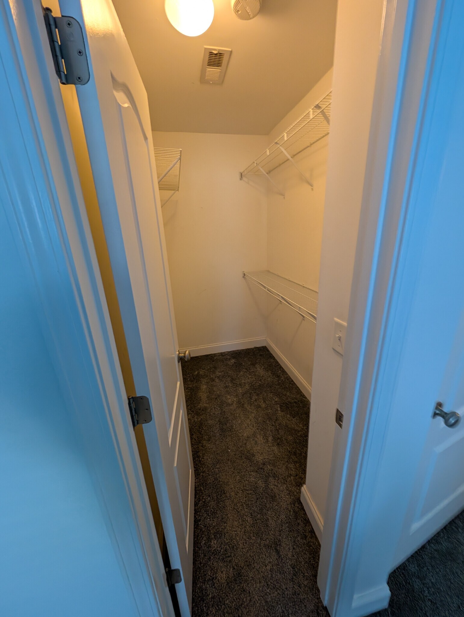 Building Photo - 2613 Zola Dr