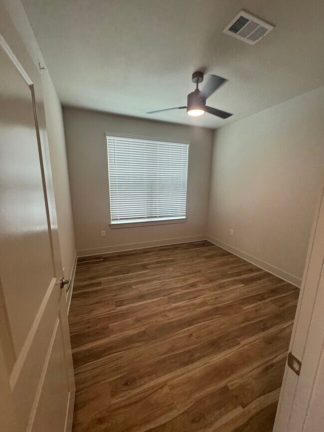 Building Photo - 1620 Everitt Trail