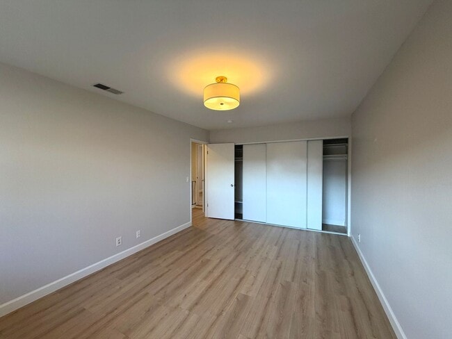 Building Photo - REMODELED LARGE 1600sf 4BR/2BA 3PK ?Miramonte Gardens AVAIL NOW