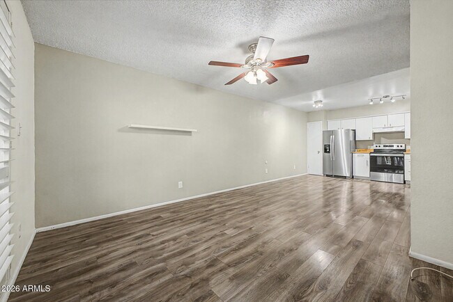 Building Photo - 830 S Dobson Rd