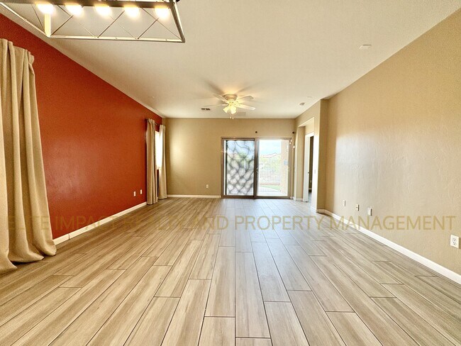 Building Photo - 6004 S Meadow Breeze Dr