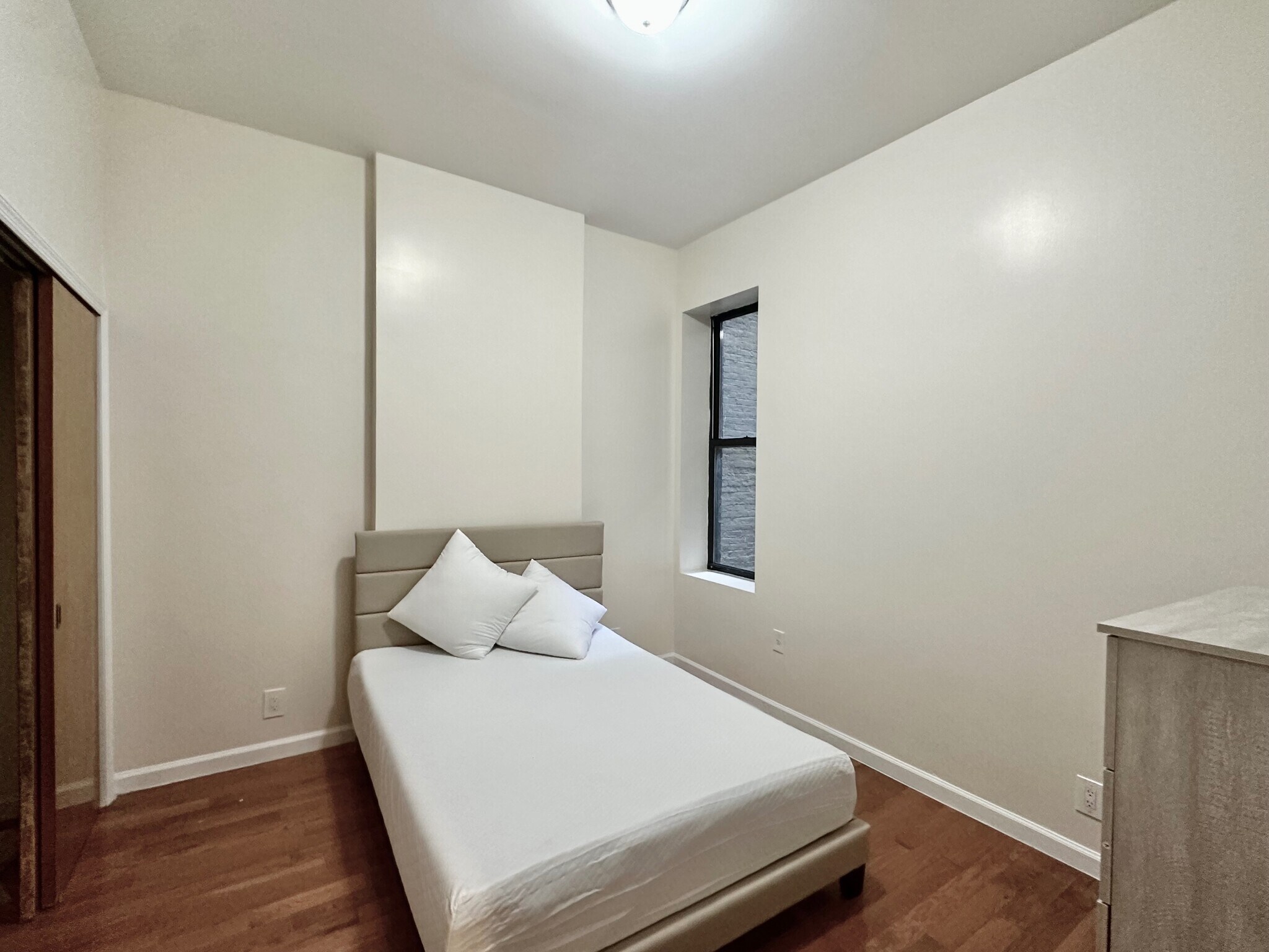 Building Photo - 309 W 111th St