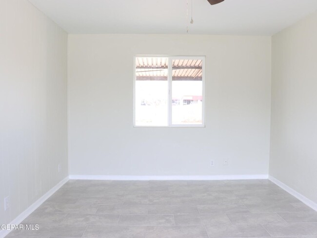 Building Photo - Beautiful 3 bed/2 baths and more for RENT