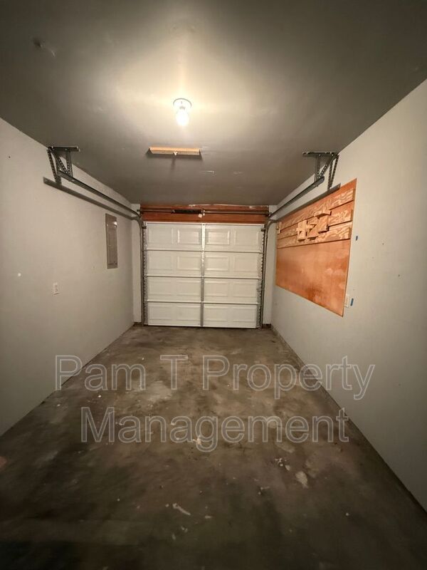 Building Photo - 226 Bordeaux Ln