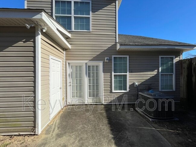 Building Photo - 1241 Roy St