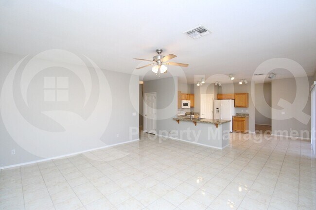 Building Photo - 490 W Ebony Way