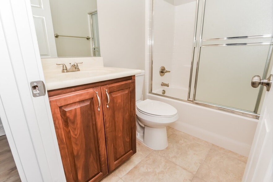 Building Photo - 1028 Garnet Ridge Ct