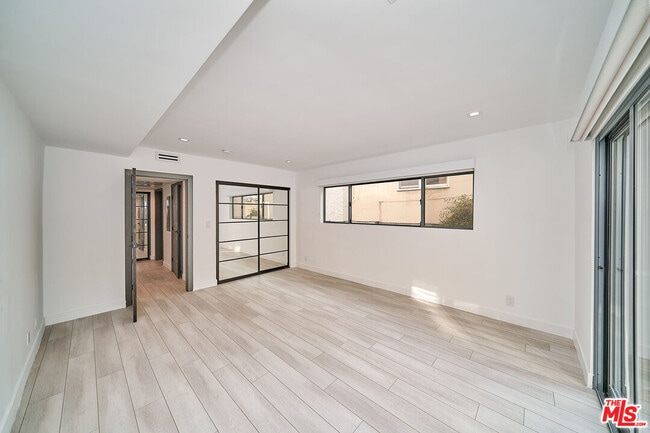 Building Photo - 145 S Maple Dr