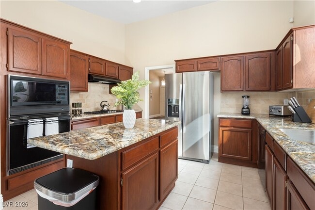 Building Photo - 905 Buffwood Ave