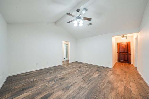 Building Photo - 802 Mary Ann Dr