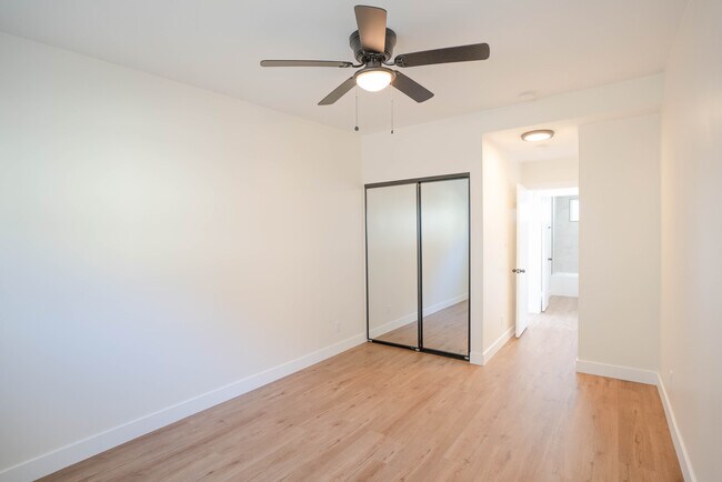 Building Photo - 821 W 167th St