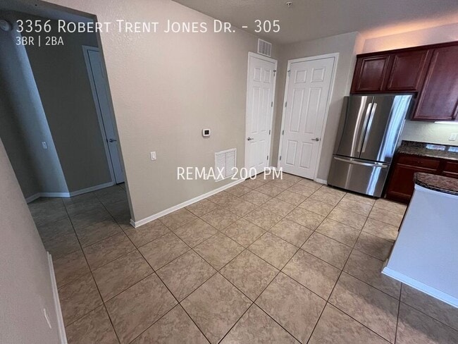 Building Photo - 3356 Robert Trent Jones Dr