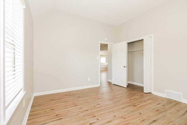 Building Photo - 7254 Schilling Cove W