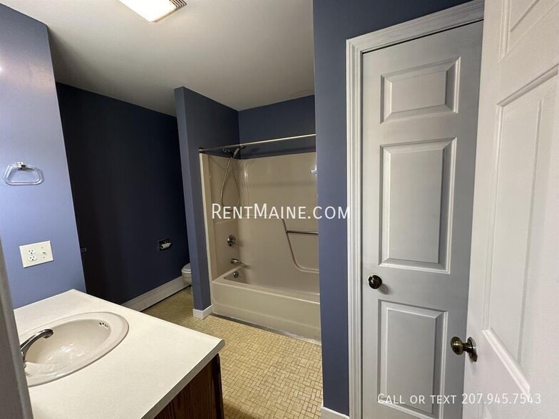 Building Photo - 114 Main Rd S