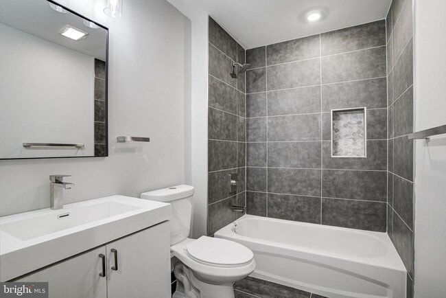 Building Photo - 540 S 52nd St