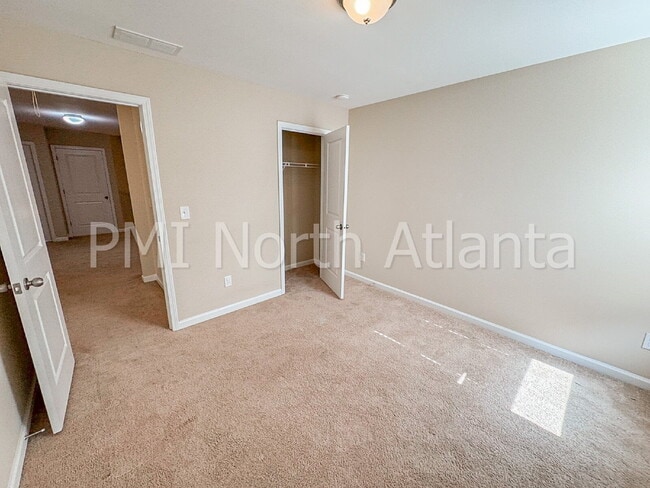Building Photo - 4140 Madison Bridge Dr
