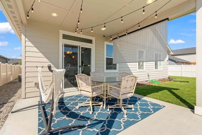 Building Photo - 3806 Winged Dove St