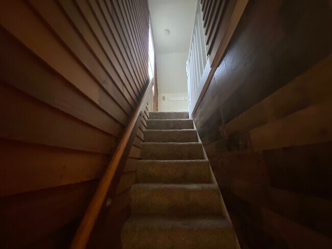 Building Photo - Rent Special!!!! **Half Off the First Mont...