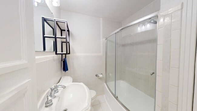 Building Photo - Stunning 4 Bedroom, 2 Bath Home in the Hea...