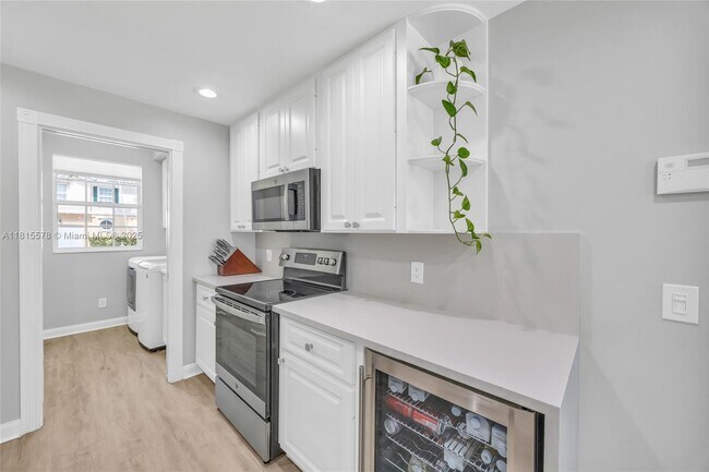 Building Photo - 418 Capistrano Dr