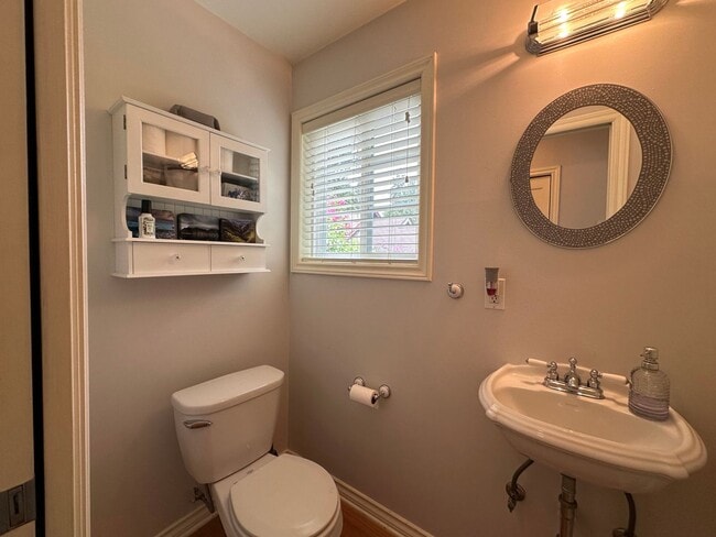 Building Photo - Briercrest ~ North Seattle Home