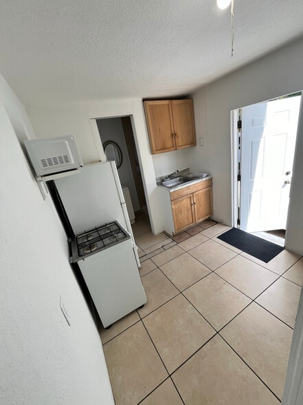 Primary Photo - 1331 SW 129th Ave