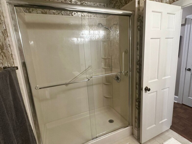 Building Photo - 4316 Brookwood Rd