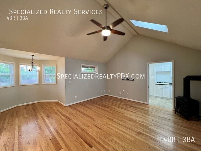 Building Photo - 5749 NE Harvest St