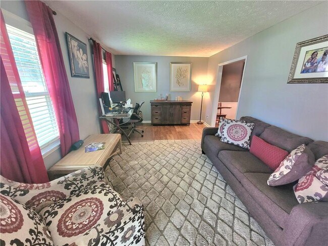 Building Photo - 4257 Duesenberg Dr