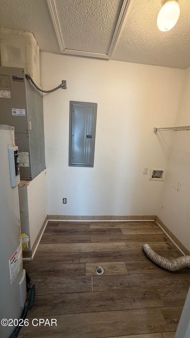 Building Photo - 9117 Laird St