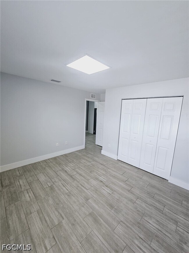 Building Photo - 606 SW 8th Pl