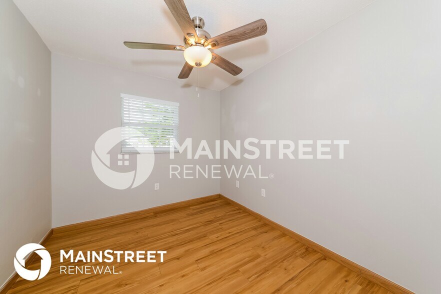 Building Photo - 2459 Stratford Dr