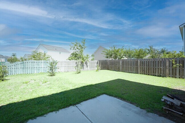 Building Photo - Coming Available!