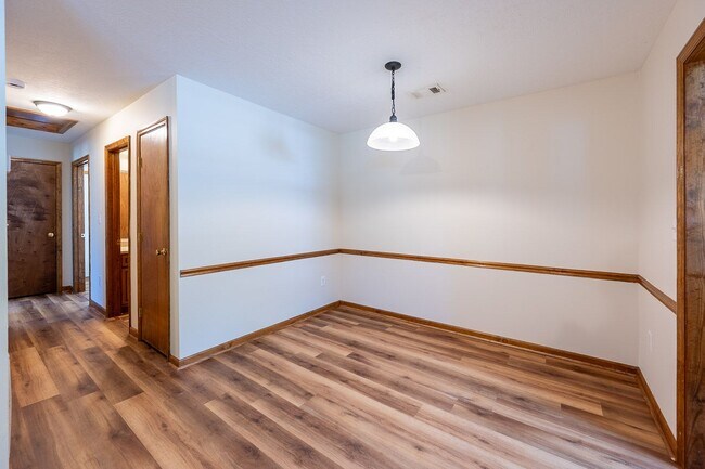 Building Photo - 602A Dorn St