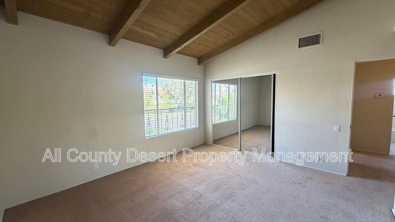 Building Photo - 550 El Cielo Rd