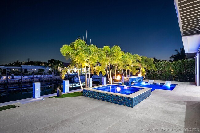 Building Photo - 2650 NE 48th Ct