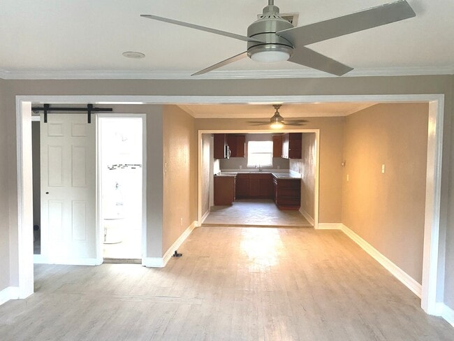 Building Photo - 5714 Southwind St