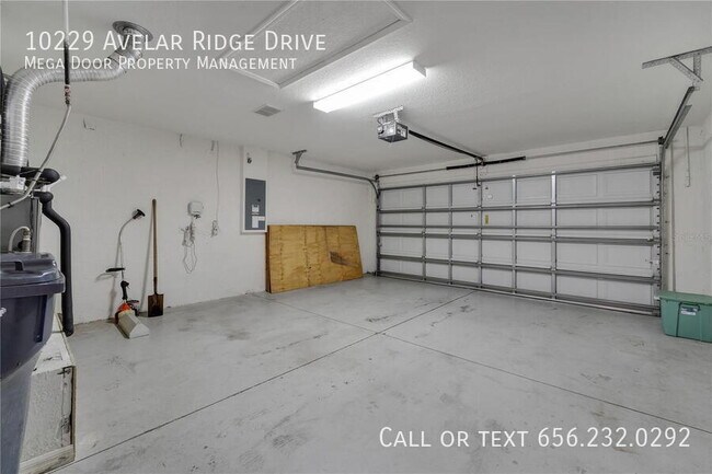 Building Photo - 10229 Avelar Ridge Dr