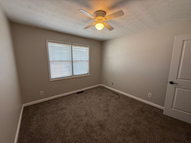 Building Photo - 105 Milton Dr