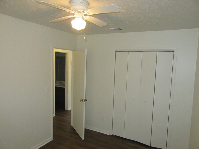 Building Photo - 2814 N Panama Ave
