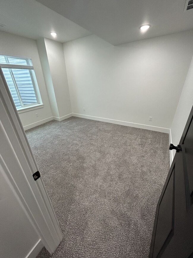 Building Photo - Cutler House