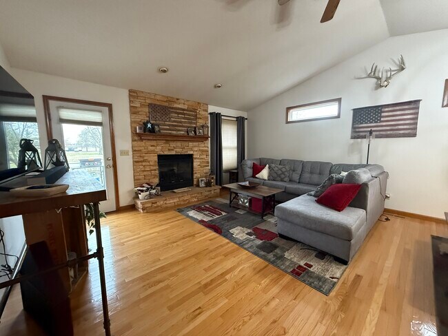 Building Photo - 917 Roddy Rd