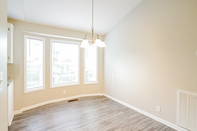 Building Photo - 1350 Chucker Dr
