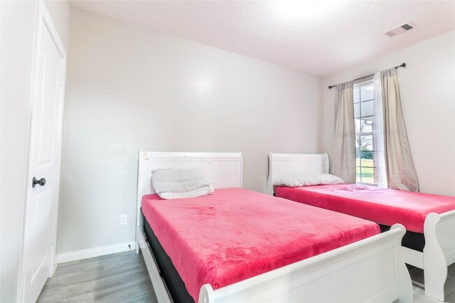 Building Photo - 38938 Mt Zion Rd