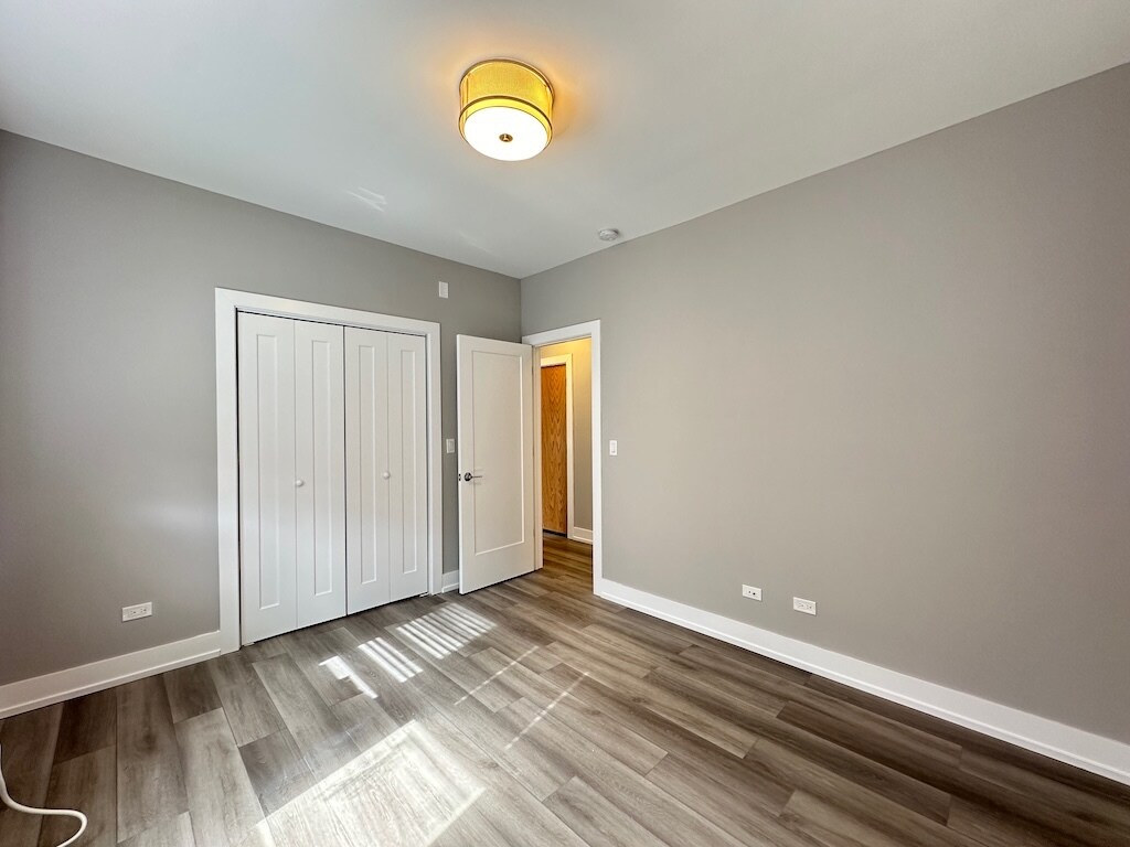 Building Photo - 3853 N Janssen Ave