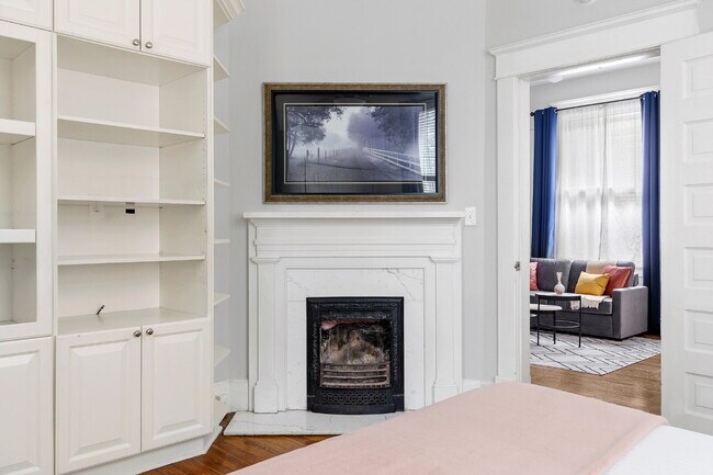 Building Photo - Preleasing for July 15, 2027 | Fully Furnished 3BR Near USC