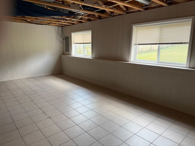 Building Photo - Charming 2 Bed 2 Bath Twin Home